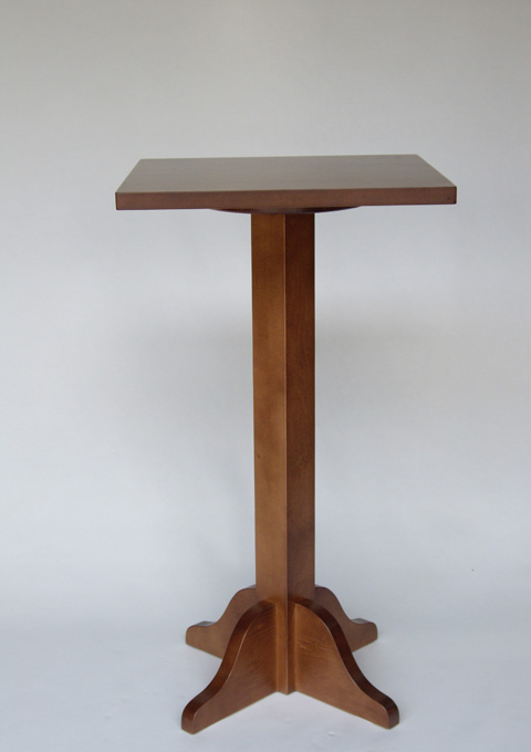 Foot high central table model
